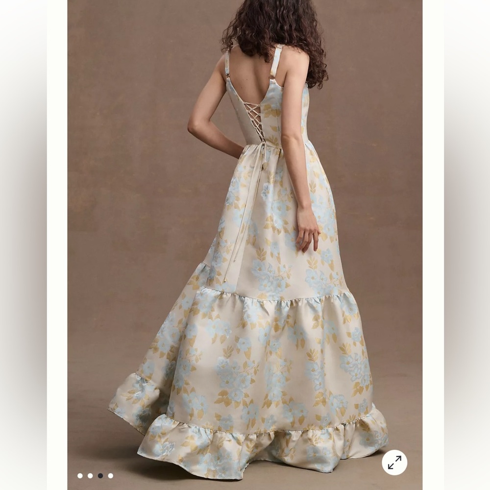 V. Chapman Cream and Blue Floral Dress - Picture 3 of 4